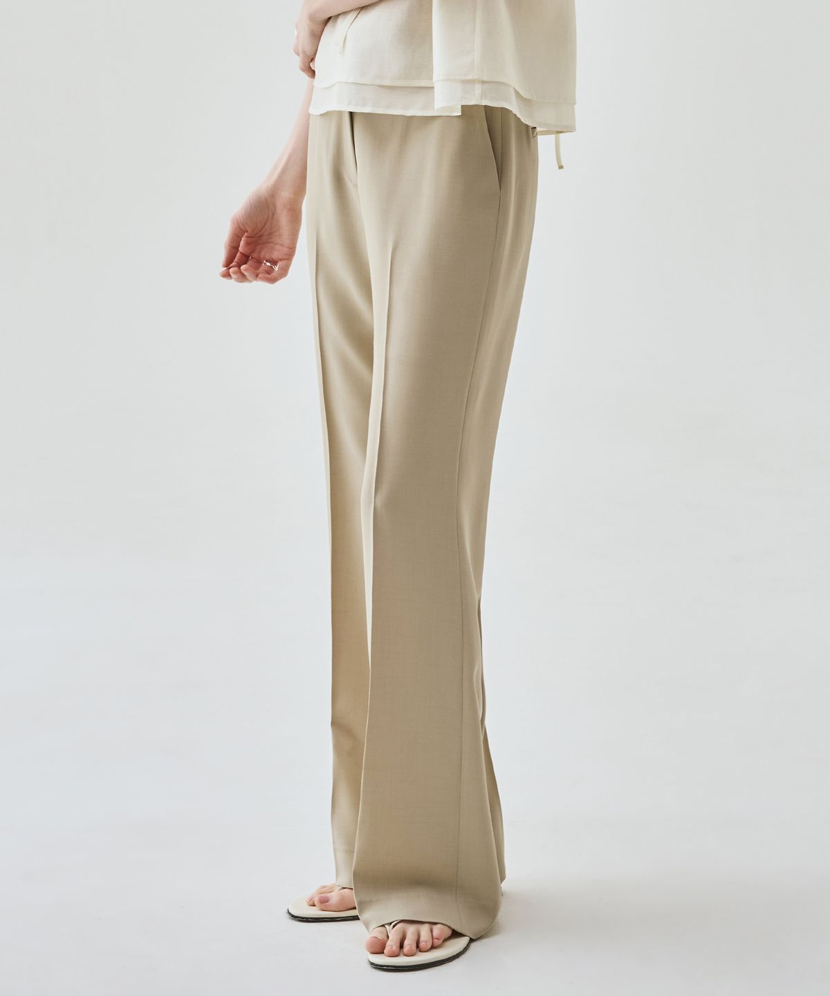 드로우핏 우먼(DRAWFIT WOMEN) 썸머 슬림 부츠컷 슬랙스 [BEIGE]