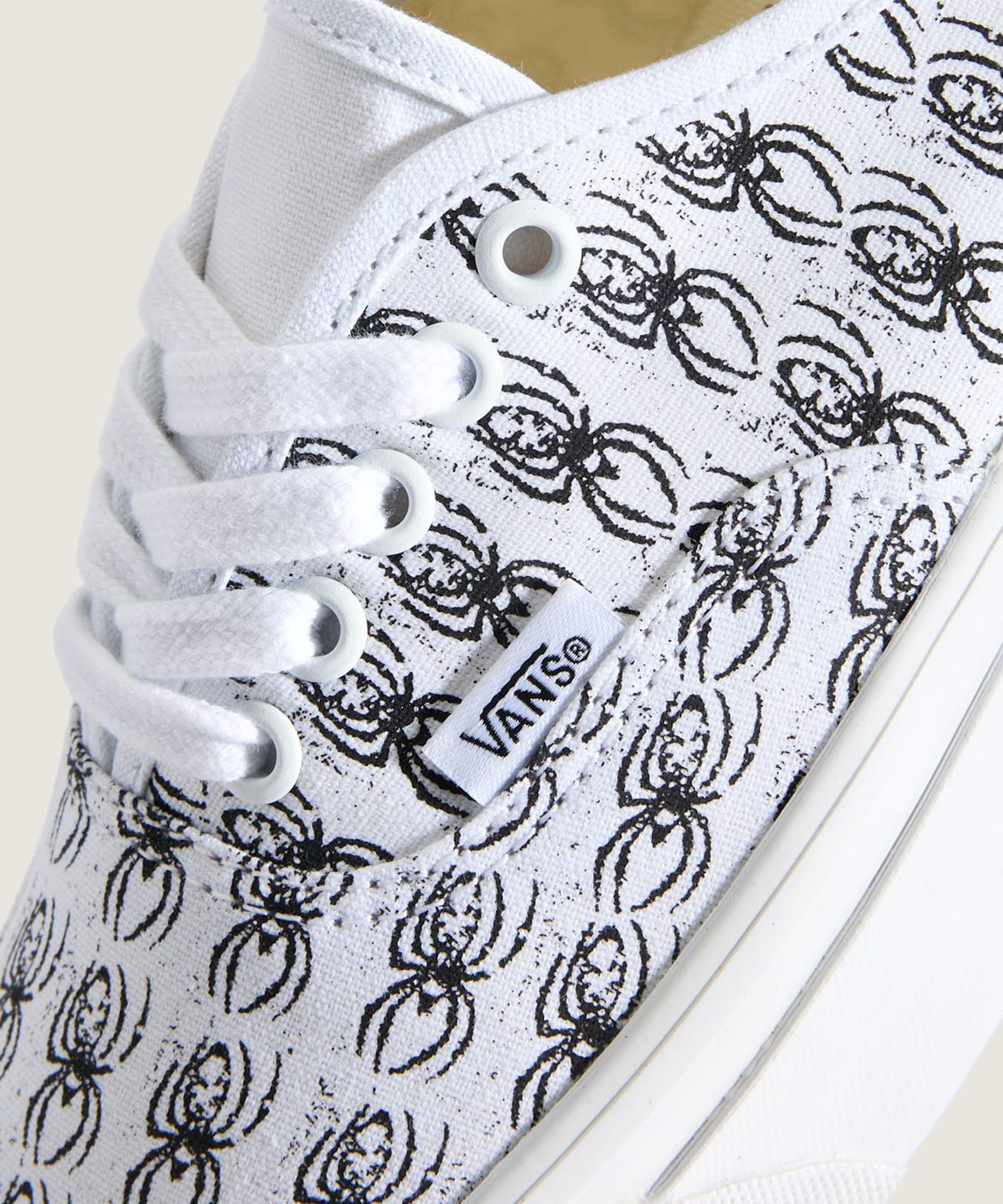 반스(VANS) [Ed DavisXVANS] 프리미엄 어센틱 44 LX - 트루 화이트:블랙 / VN000EAKTWB1