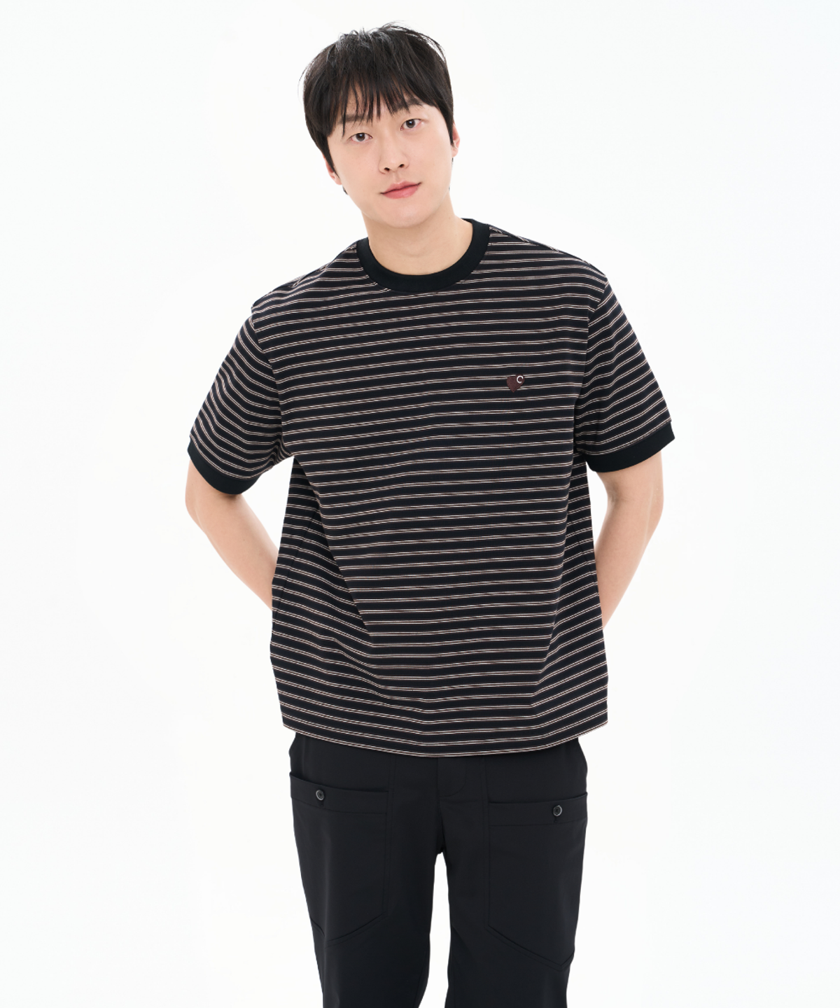 커스텀어스(CUSTOMUS) 남성 코튼 100% 선염 스트라이프 미니 하트 자수 반팔 티셔츠 CXS26MKRT306 BLA