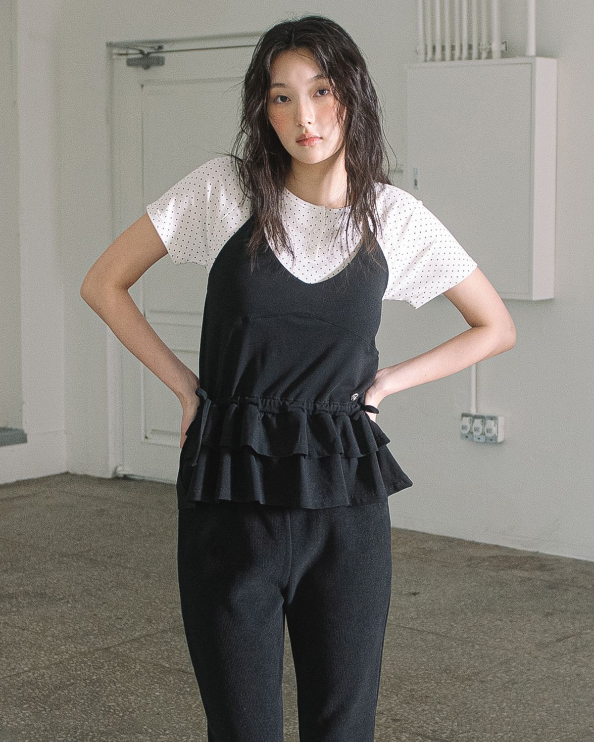 해비즘(HAVISM) DOUBLE FRILL  HALTER NECK SLEEVELESS(BLACK)