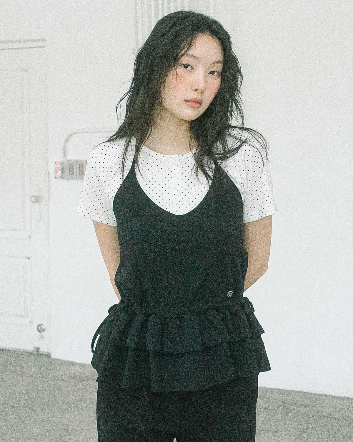 해비즘(HAVISM) DOUBLE FRILL  HALTER NECK SLEEVELESS(BLACK)