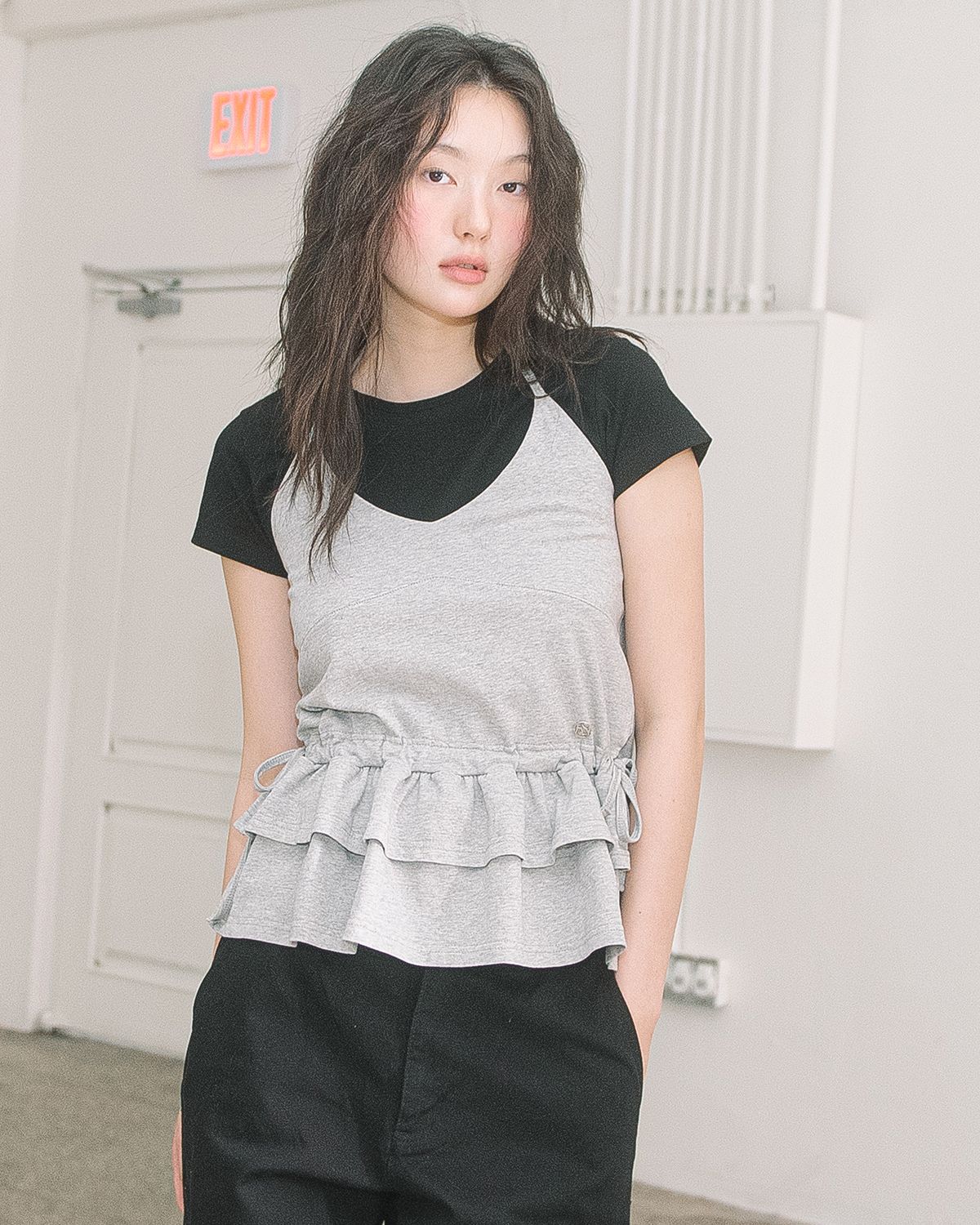 해비즘(HAVISM) DOUBLE FRILL  HALTER NECK SLEEVELESS(GREY)