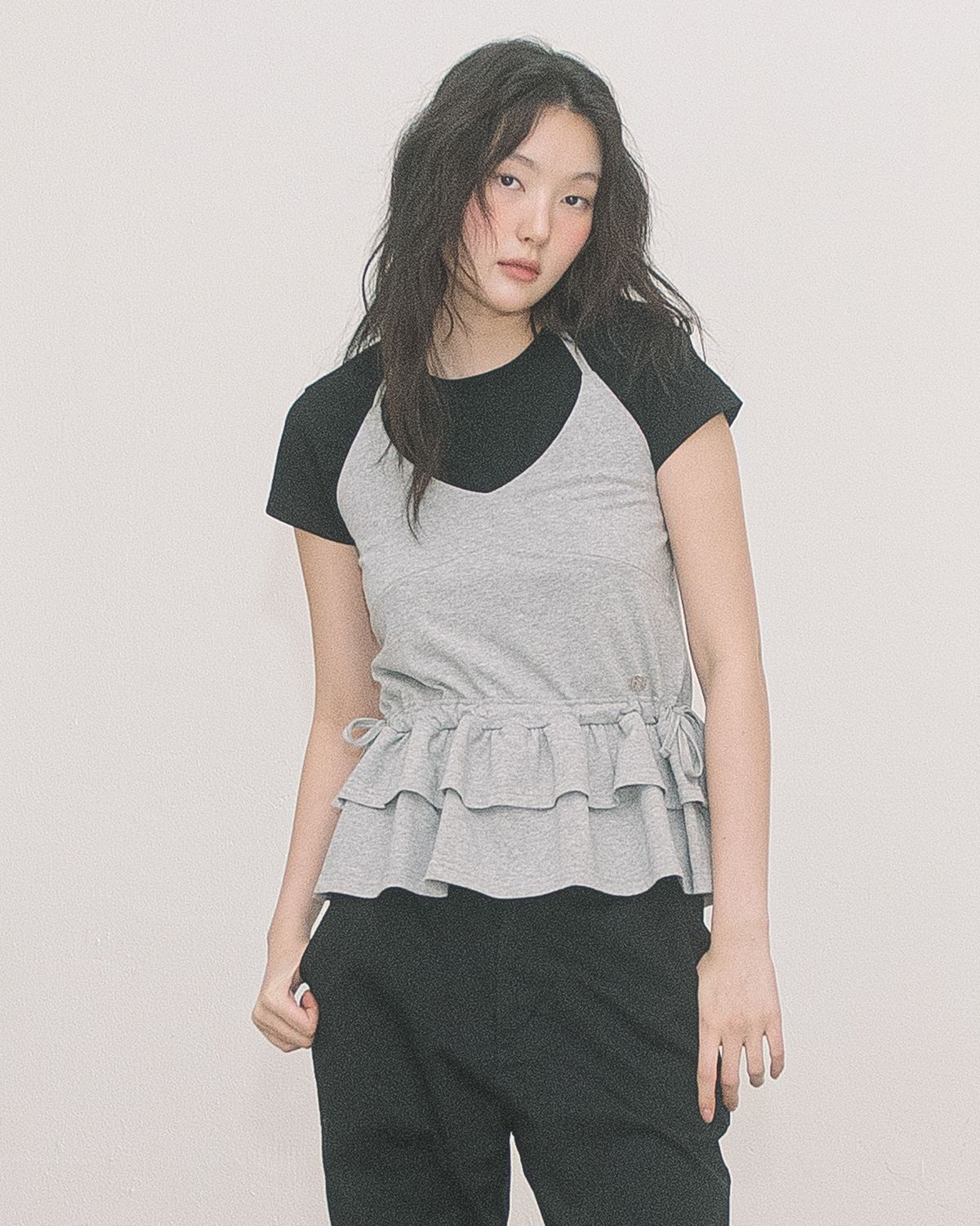 해비즘(HAVISM) DOUBLE FRILL  HALTER NECK SLEEVELESS(GREY)
