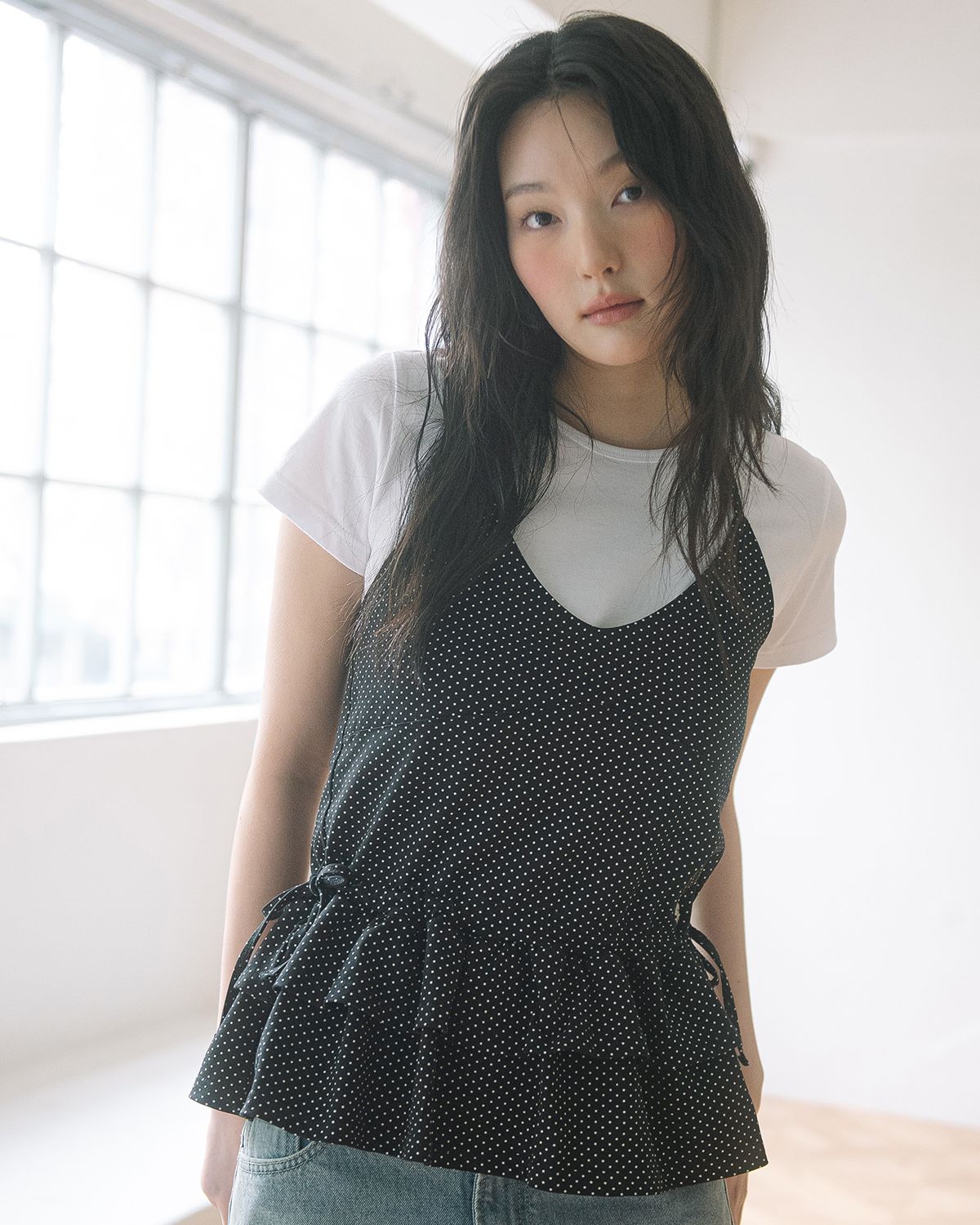 해비즘(HAVISM) DOUBLE FRILL  HALTER NECK SLEEVELESS(DOT BLACK)