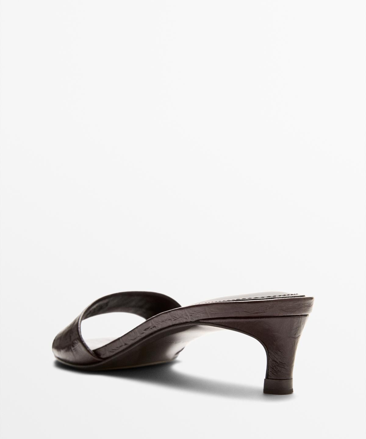마시모두띠(MASSIMO DUTTI) 엠보스드 가죽 힐 샌들