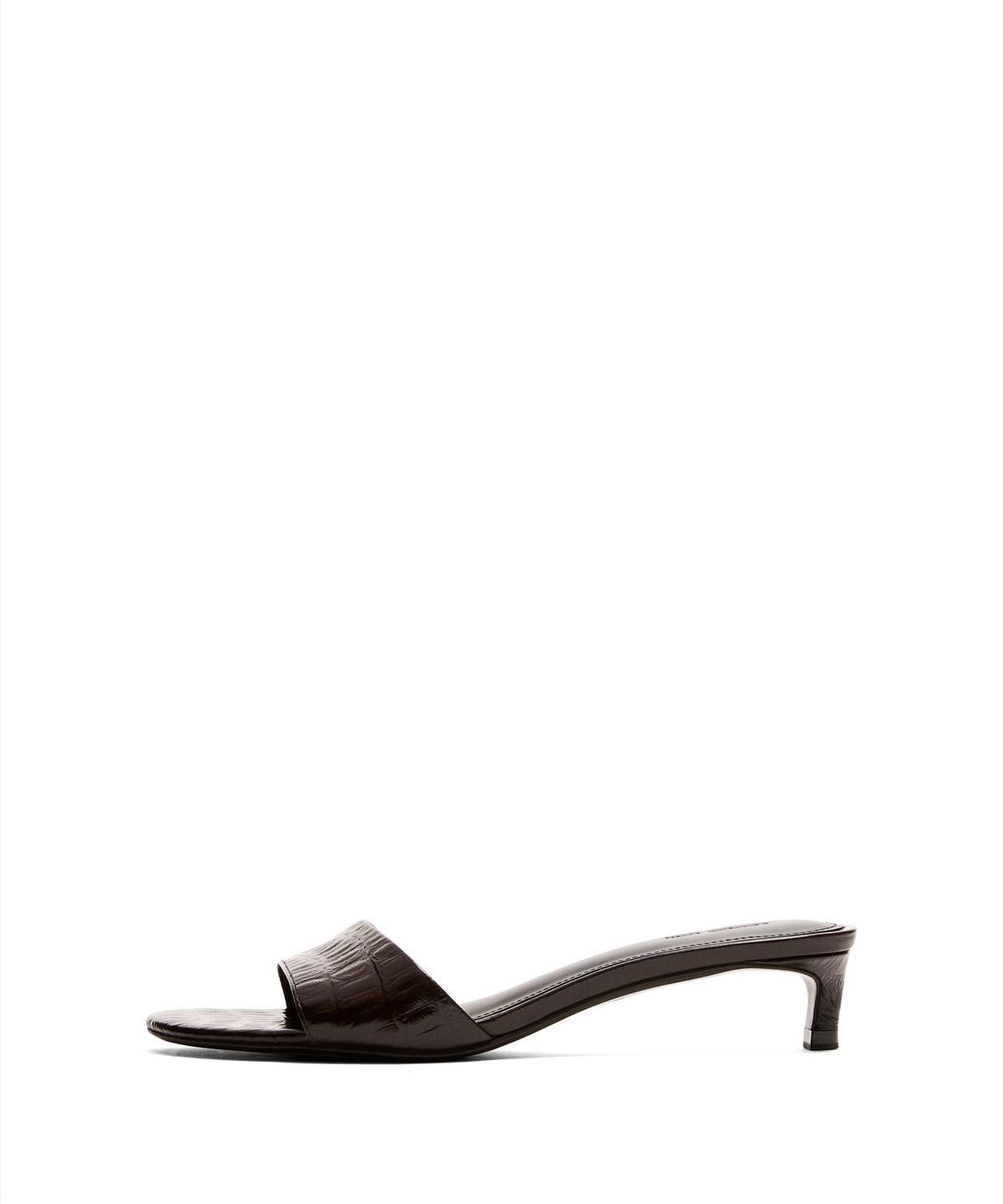 마시모두띠(MASSIMO DUTTI) 엠보스드 가죽 힐 샌들