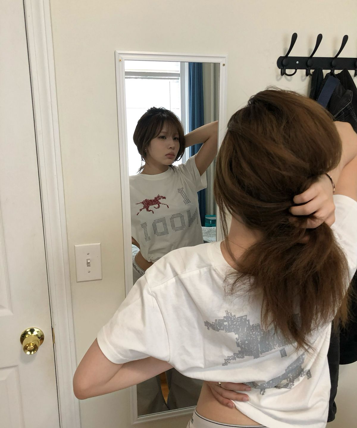 노디(NODI) System Error Horse crop Tee ivory