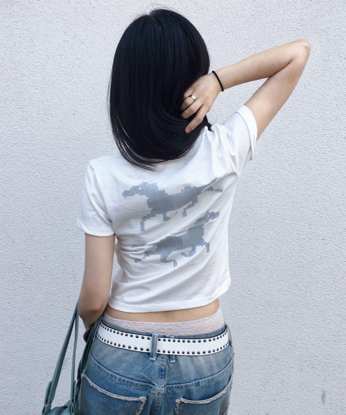노디(NODI) System Error Horse crop Tee ivory