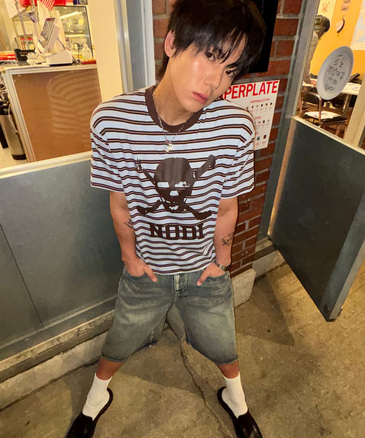 노디(NODI) Trouble Skull Dept stripe crop Tee brown