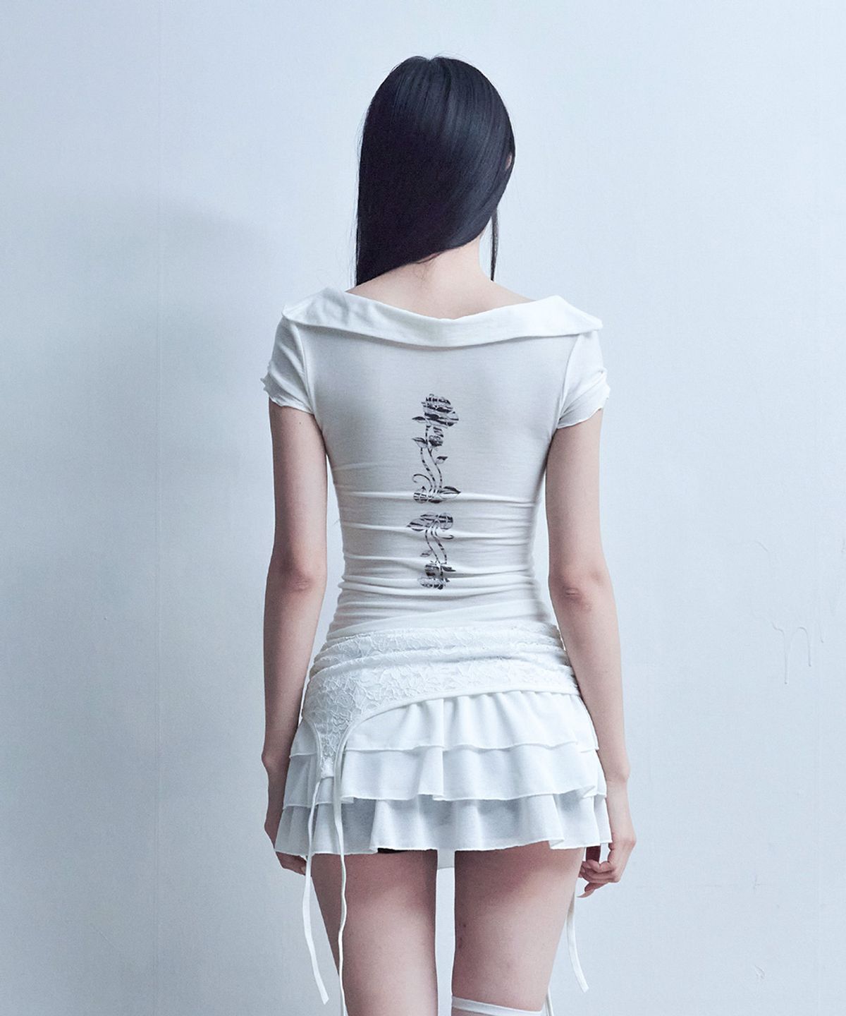 엘프엘프엘프 아카이브스(ELFELFELF ARCHIVES) 백 로즈 숄 티 [아이보리]