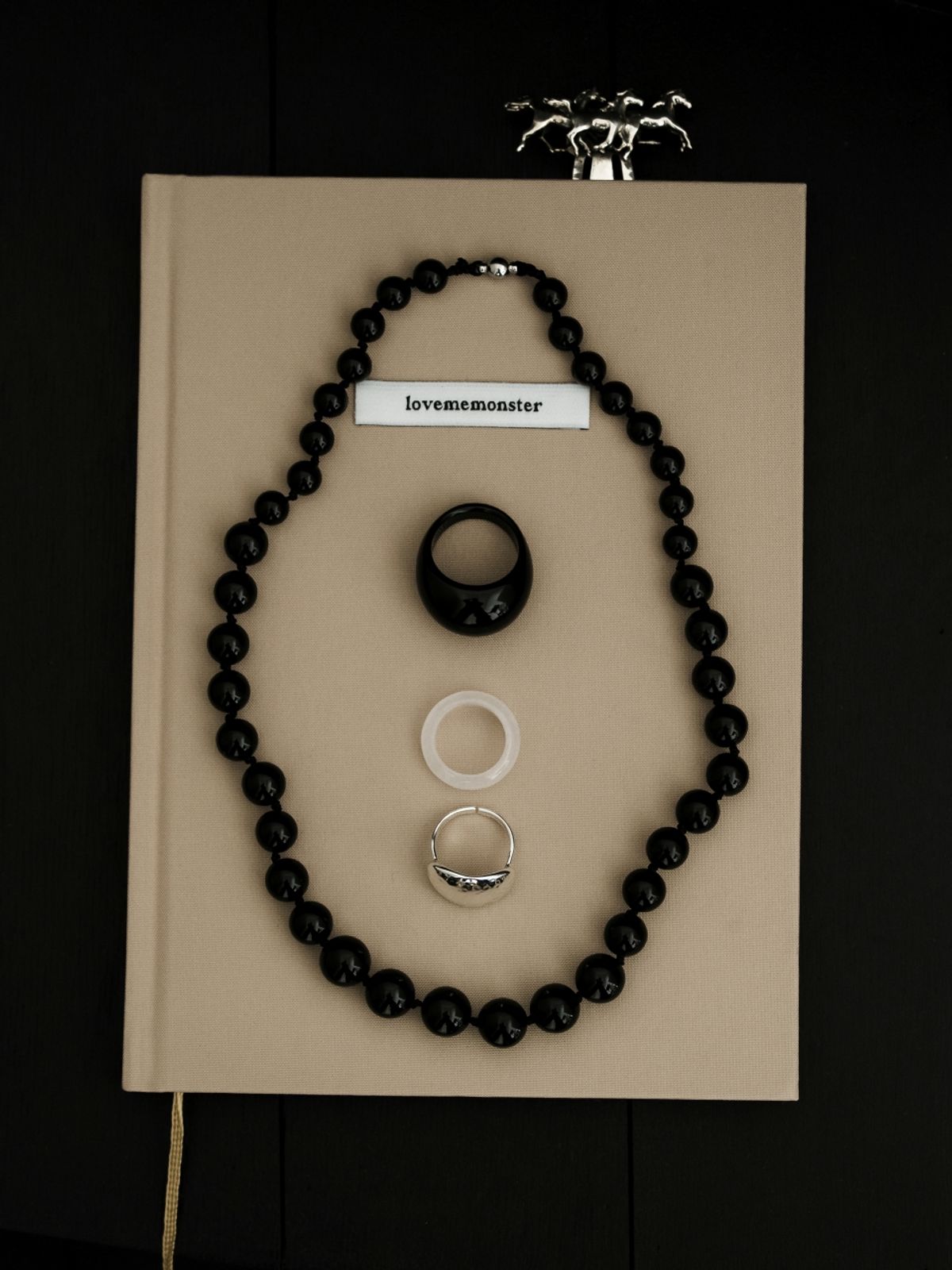 러브미몬스터(LOVE ME MONSTER) Big Wish Onyx Necklace (L261MNK010)