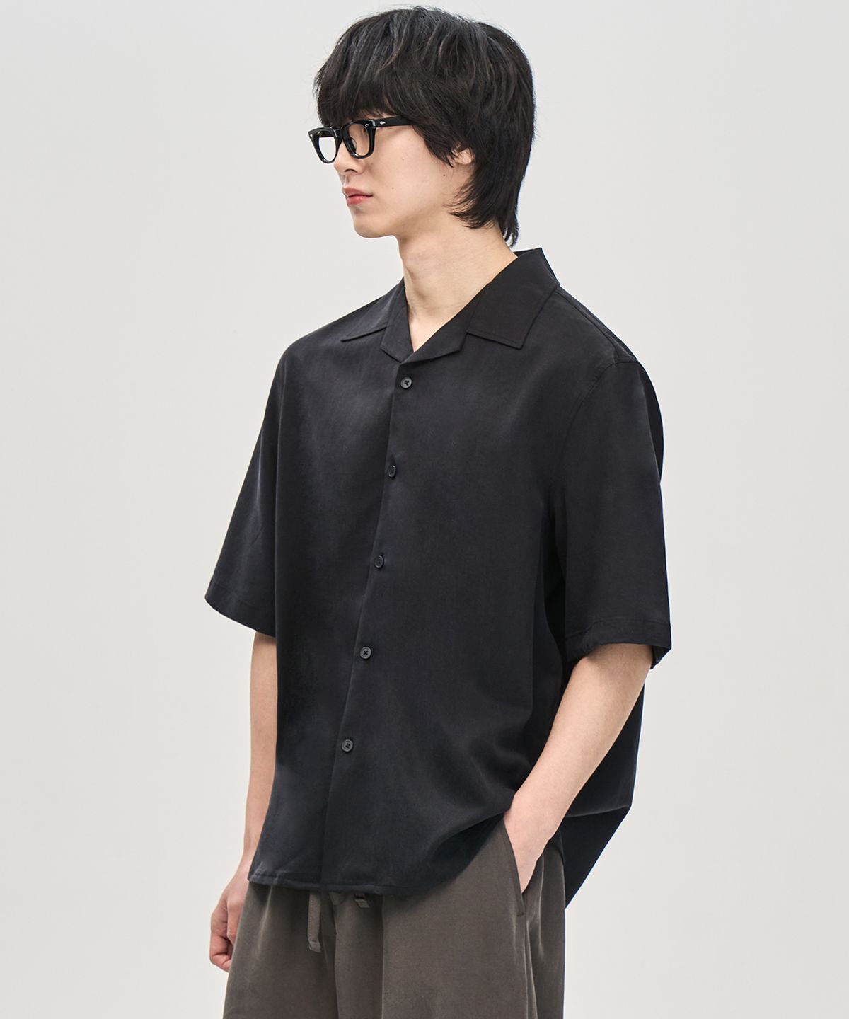 프레리(PRAIRIE) 린넨 오픈카라  반팔 셔츠 (BLACK)
