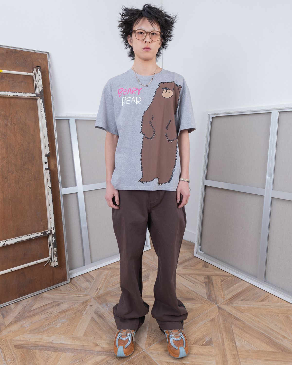 더뮤지엄비지터(THEMUSEUMVISITOR) CHECK PANEL CHINO PANTS (BROWN)