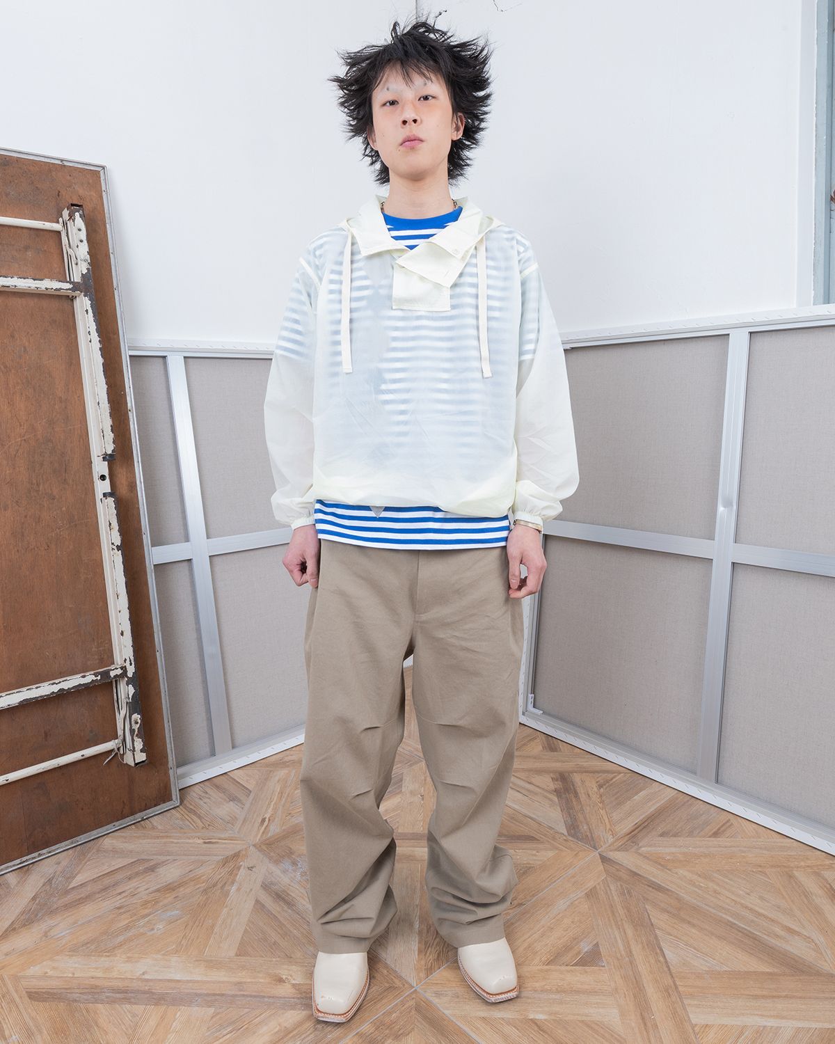 더뮤지엄비지터(THEMUSEUMVISITOR) ARGYLE EMBROIDERED REGULAR CHINO PANTS (BEIGE)
