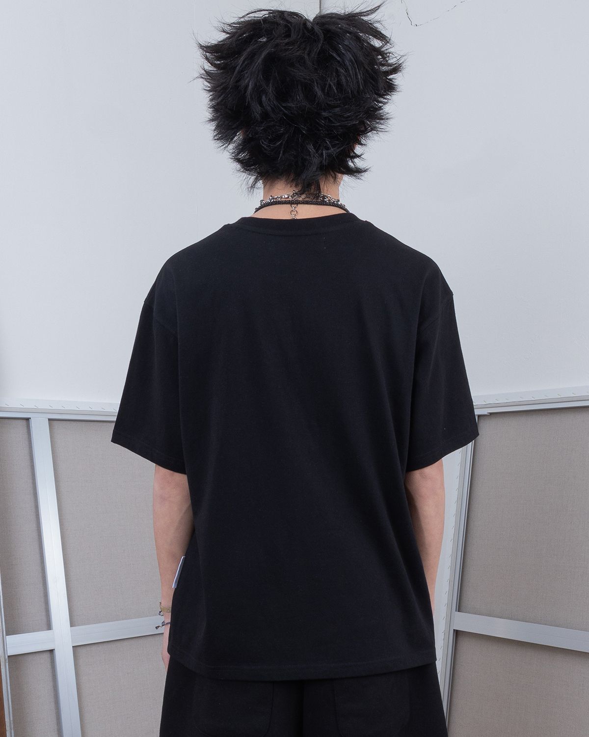 더뮤지엄비지터(THEMUSEUMVISITOR) FLAG DOODLE T-SHIRT (BLACK)