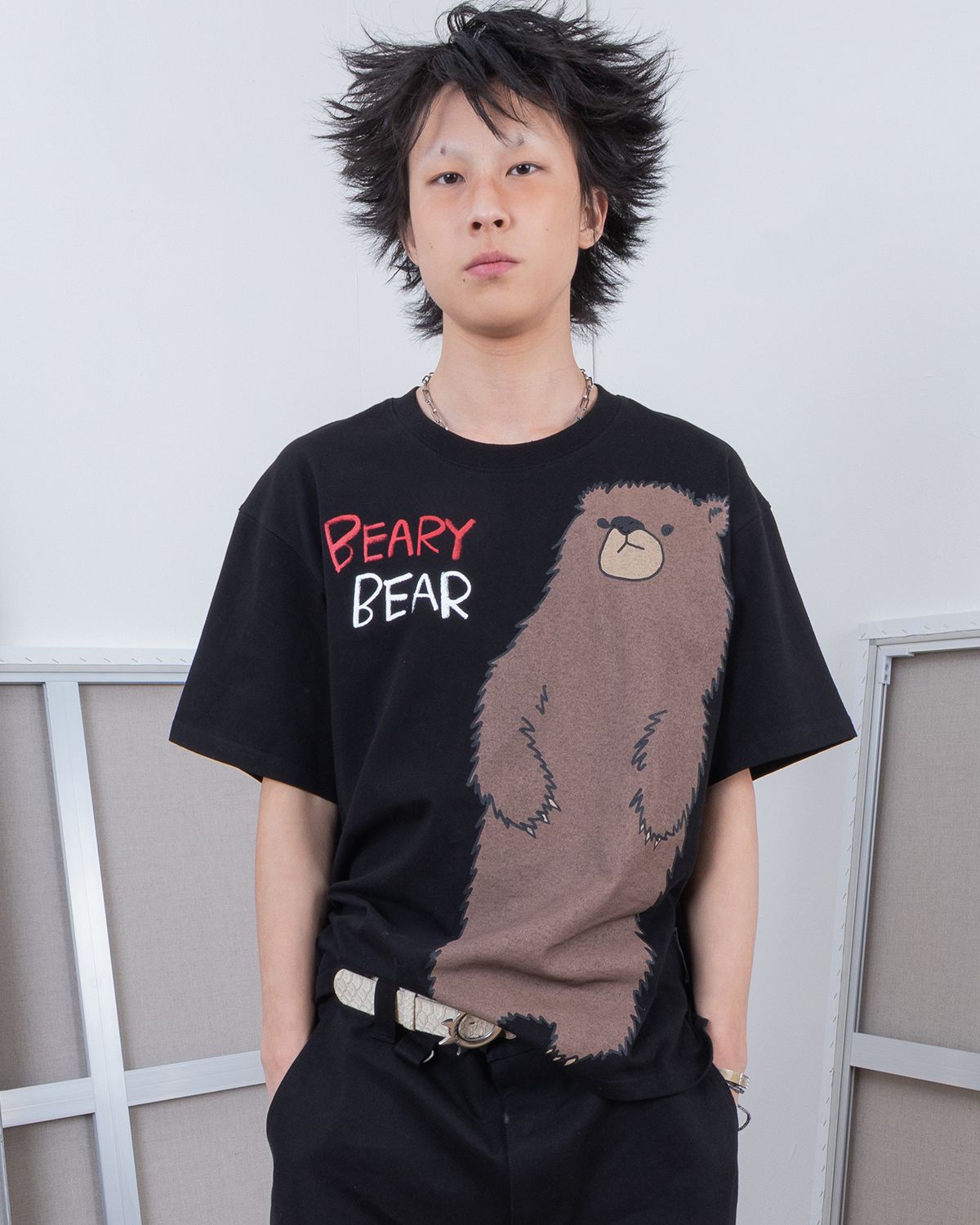 더뮤지엄비지터(THEMUSEUMVISITOR) BEARY BEAR T-SHIRT (BLACK)