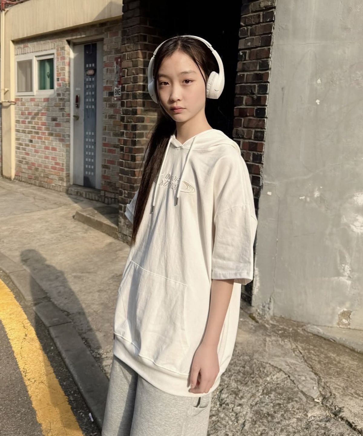 티미유(TMIU) 루즈핏 반팔 후드티