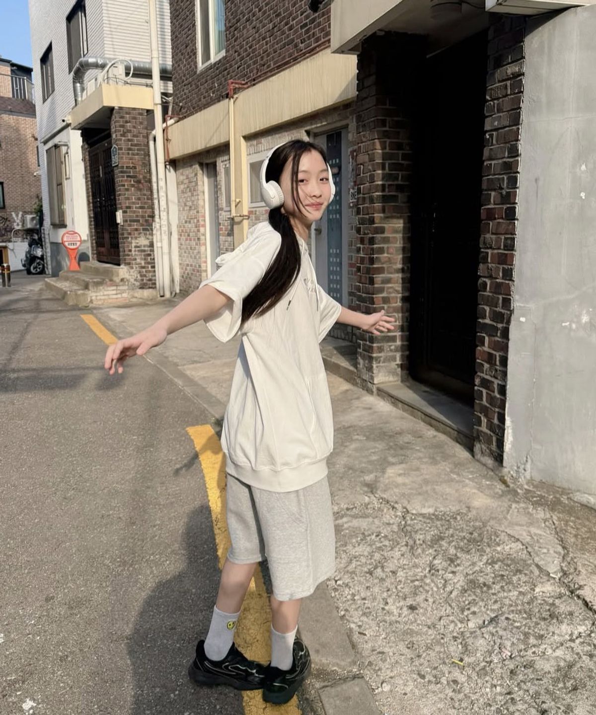 티미유(TMIU) 루즈핏 반팔 후드티