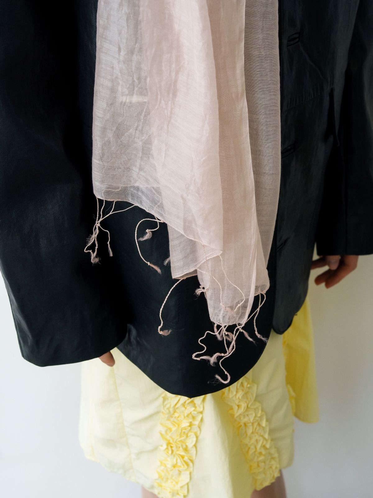 러브미몬스터(LOVE ME MONSTER) Natural Sheer Big Scarf (L261MSF020)