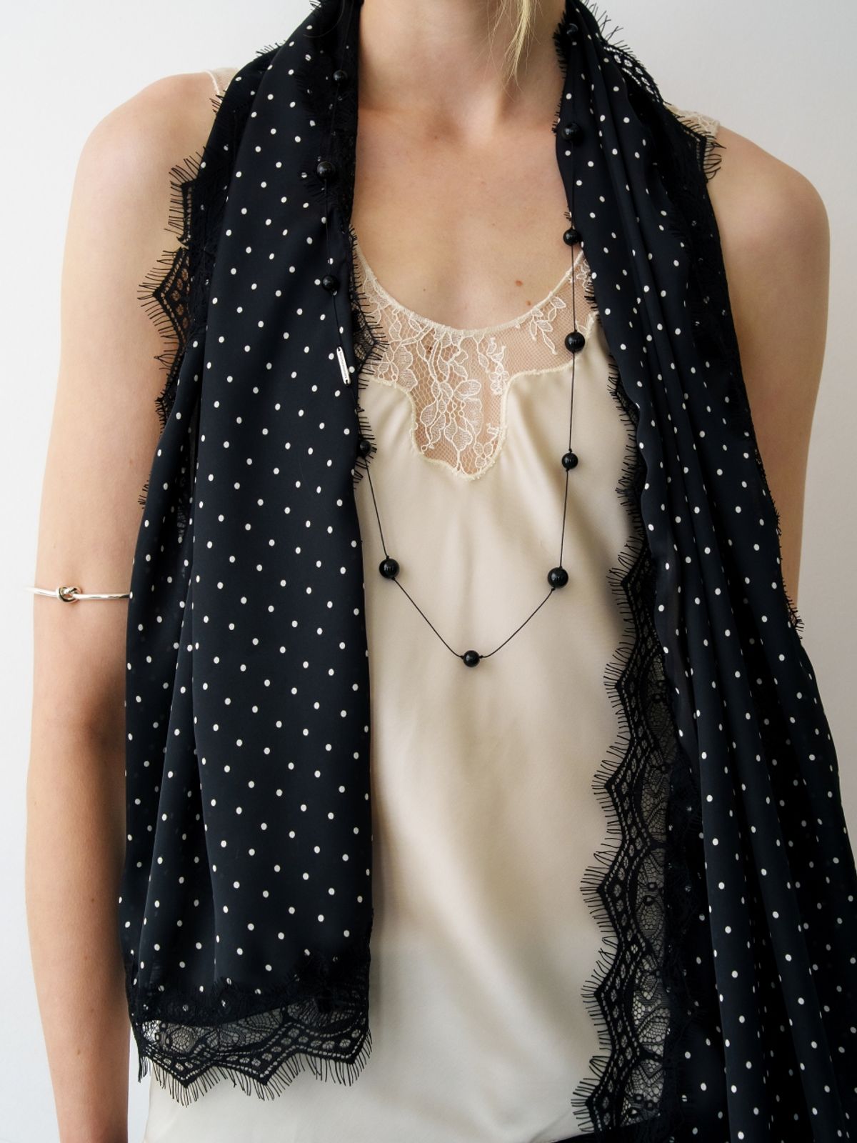 러브미몬스터(LOVE ME MONSTER) Lace Dot Satin Two-Way Scarf_2COL (L261MSF040)