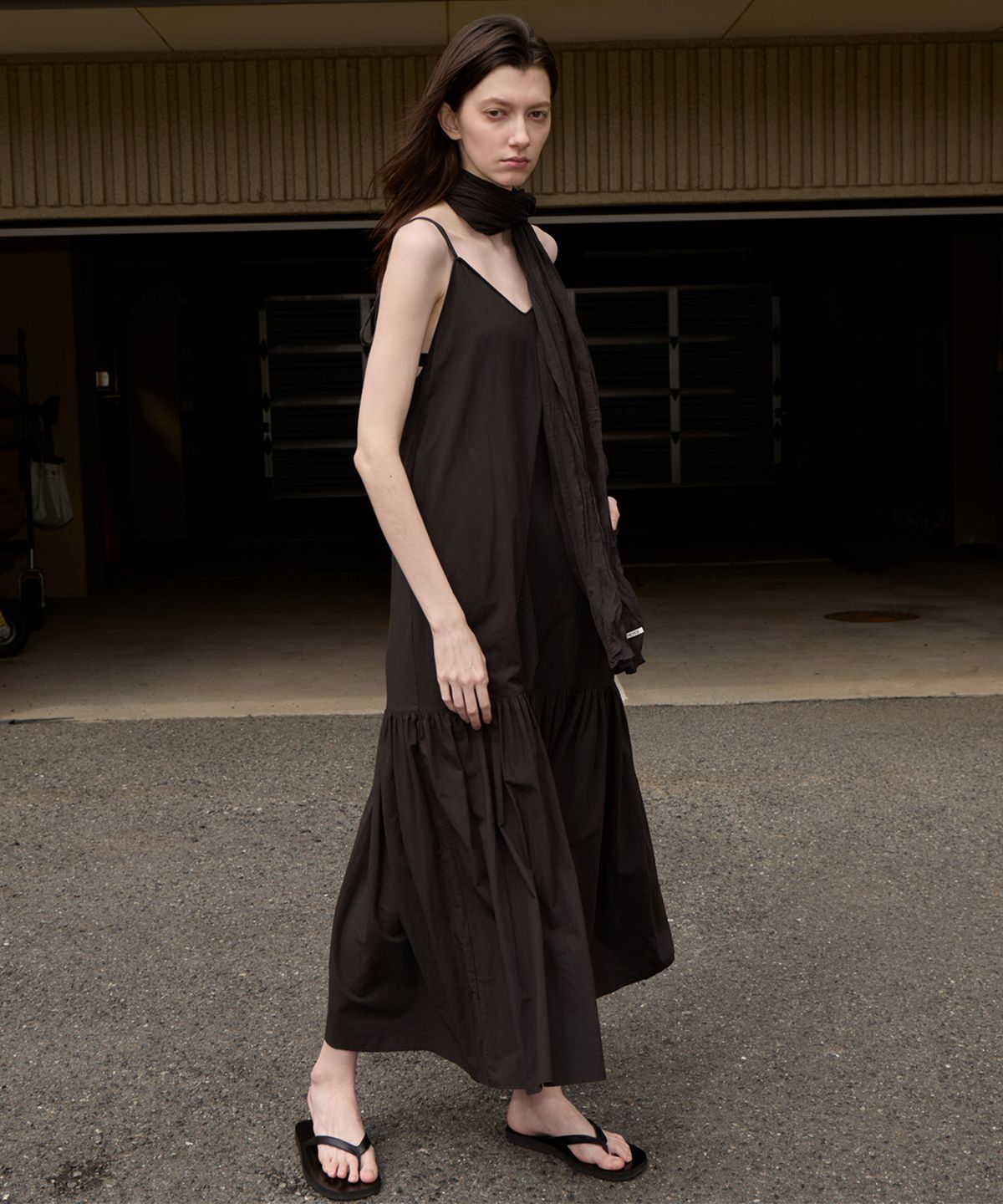 르바(LEVAR) Cotton String Tiered Dress - Washed Black