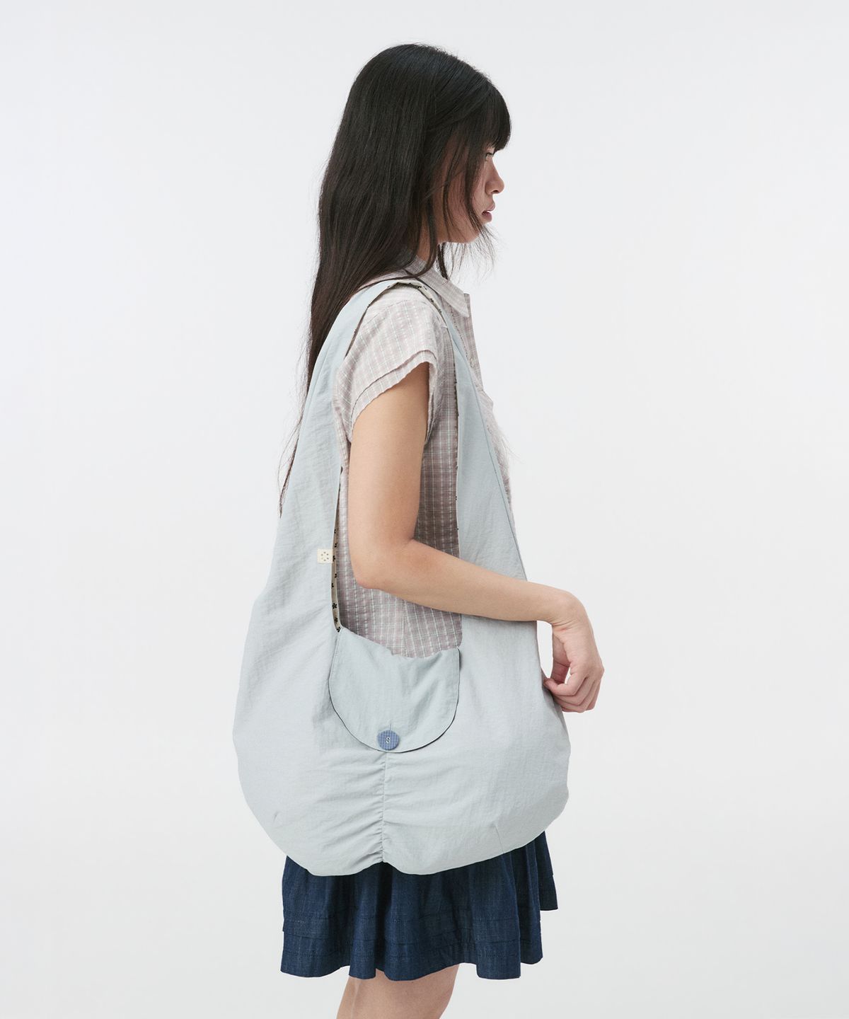오헤시오(OHESHIO) FLORAL REVERSIBLE HOBO BAG, SKY BLUE