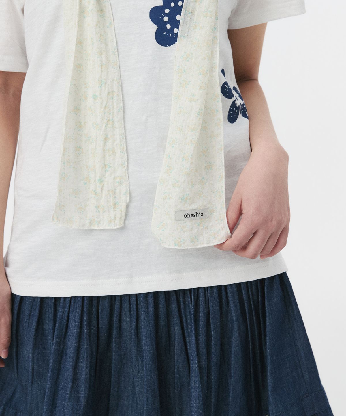 오헤시오(OHESHIO) SUMMER FLOWER WRINKLE SCARF, IVORY