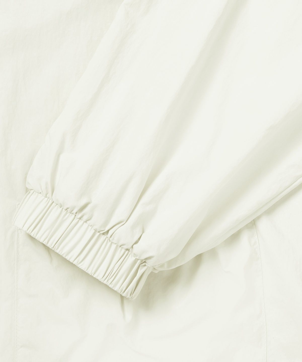 라코스테(LACOSTE) 여성 카라넥 볼륨 실루엣 점퍼 BF804E-56G 056