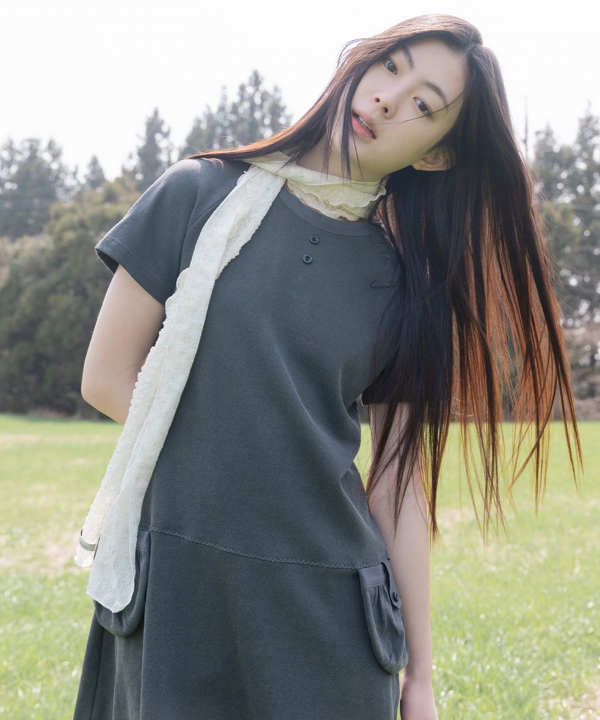 오헤시오(OHESHIO) VINTAGE SHIRRED POCKET DRESS, CHARCOAL