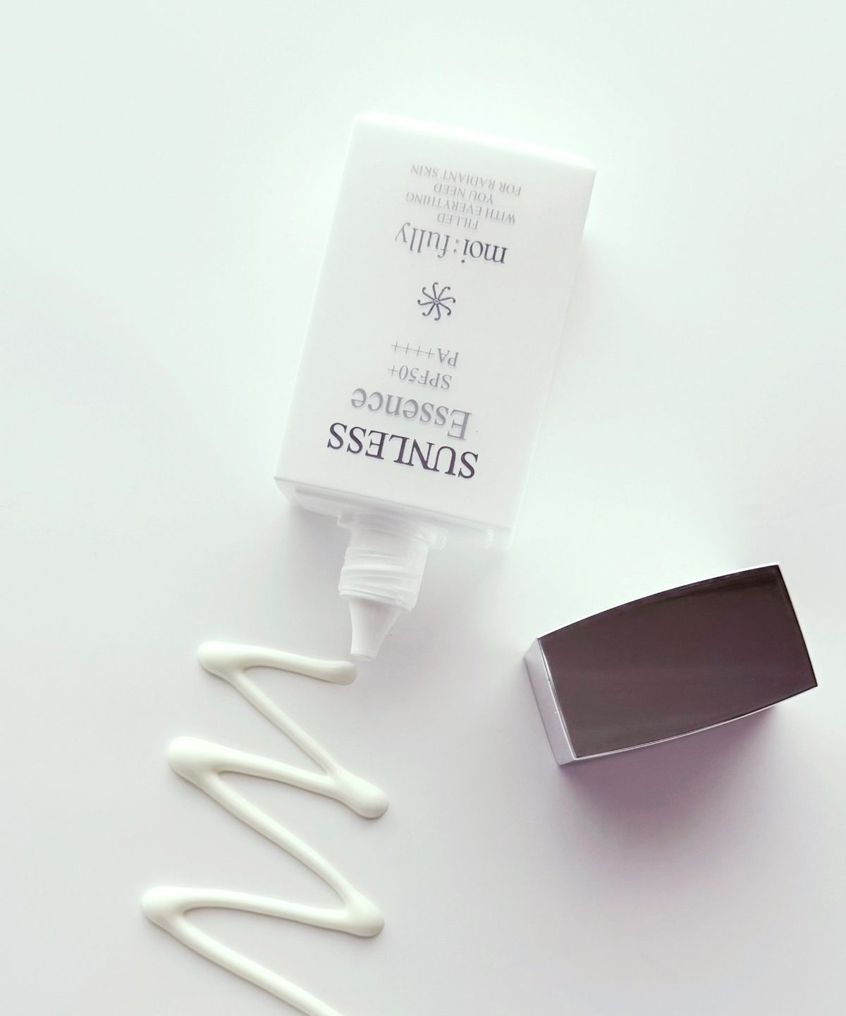 모이풀리(MOIFULLY) 선레스 에센스 수분 진정 선크림 SPF50+ PA++++