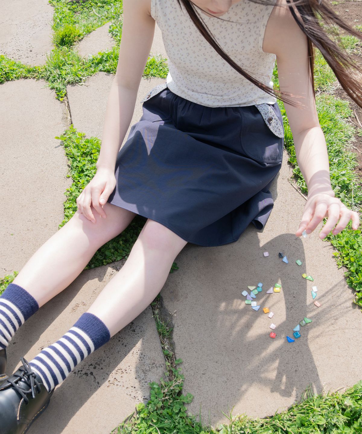 오헤시오(OHESHIO) FLORAL POCKET BANDING MIDI SKIRT, DEEP NAVY
