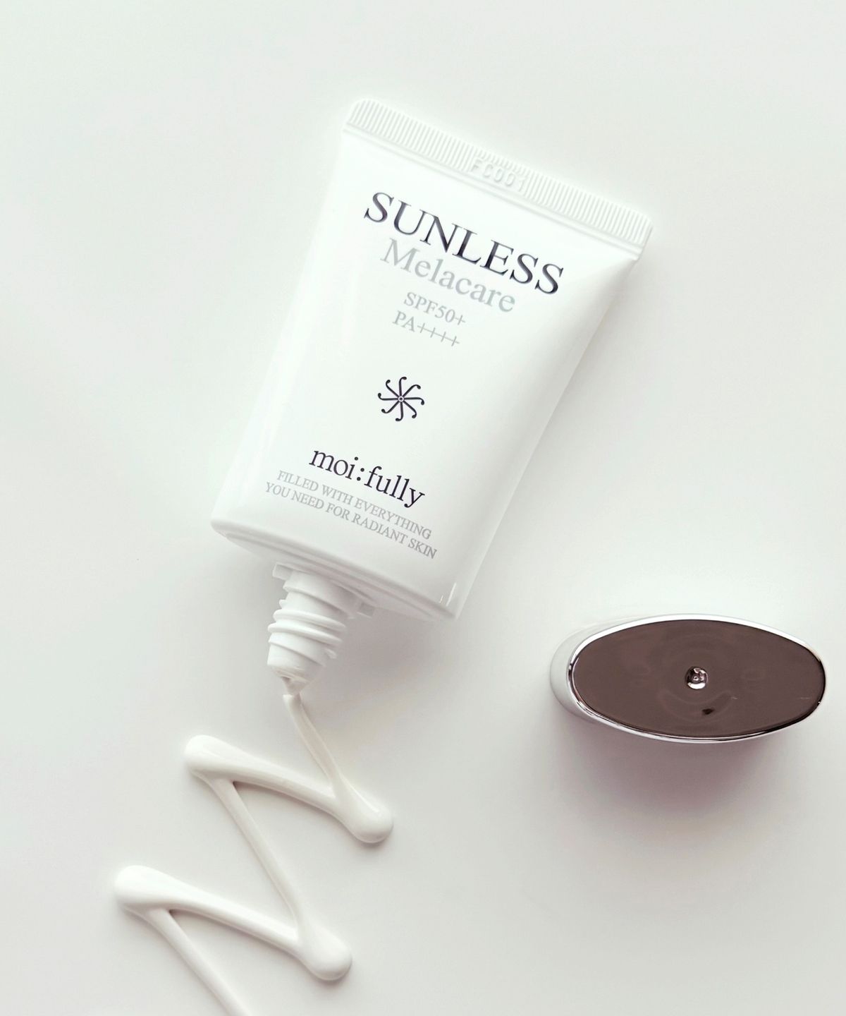 모이풀리(MOIFULLY) 선레스 멜라케어 톤업 선크림 SPF50+ PA++++
