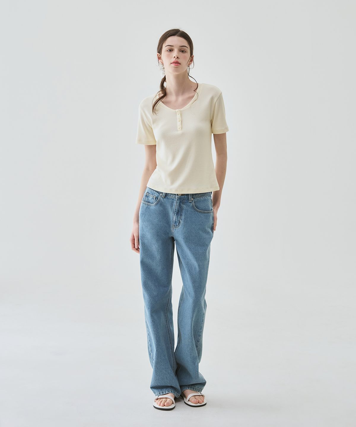 드로우핏 우먼(DRAWFIT WOMEN) 베이 헨리넥 반팔 티셔츠 [CREAM]