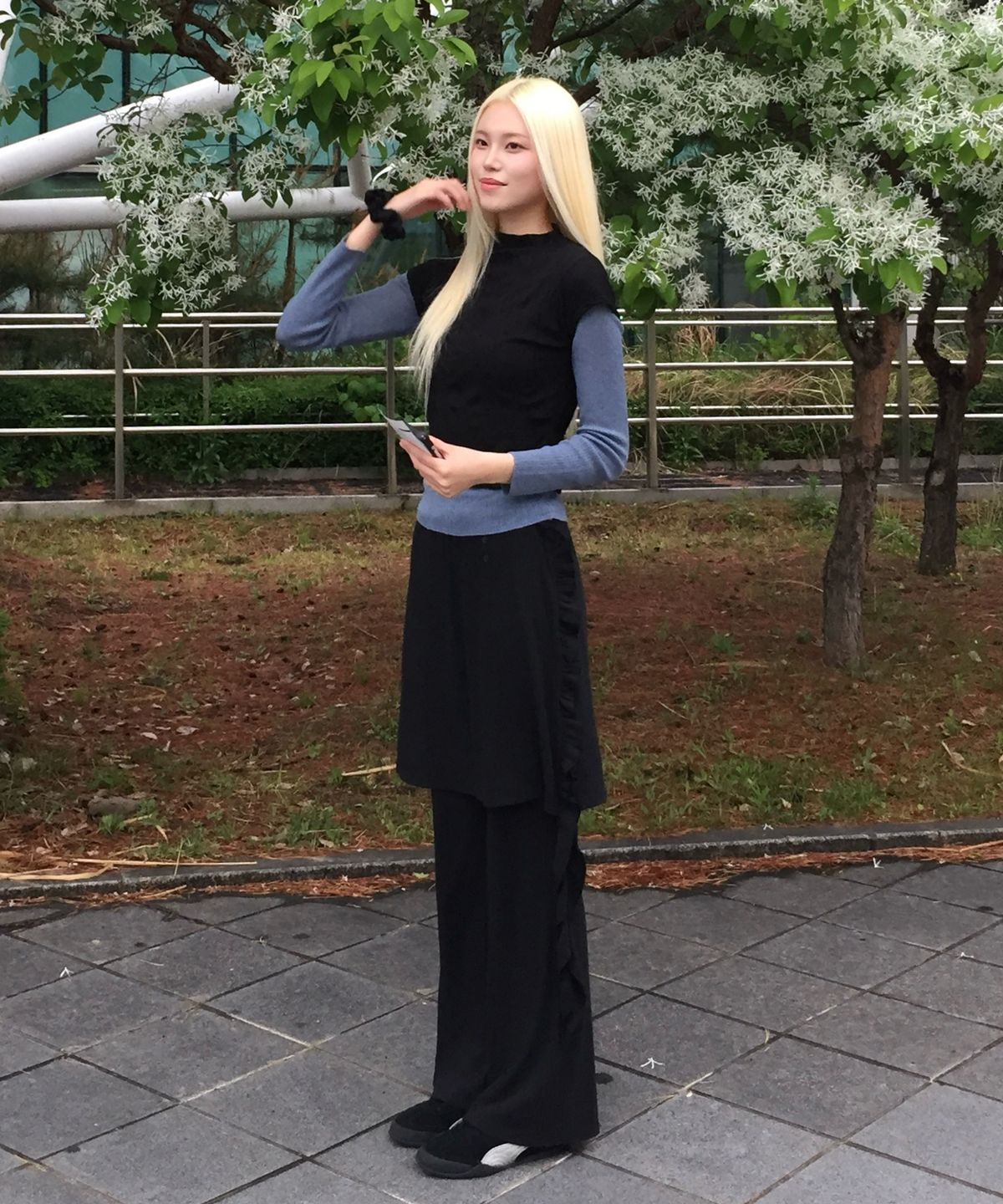 플레이스 스튜디오(PLACE STUDIO) 언발 러플 플레어 레이어드 미니 스커트 세미 와이드 팬츠 셋업 [블랙]