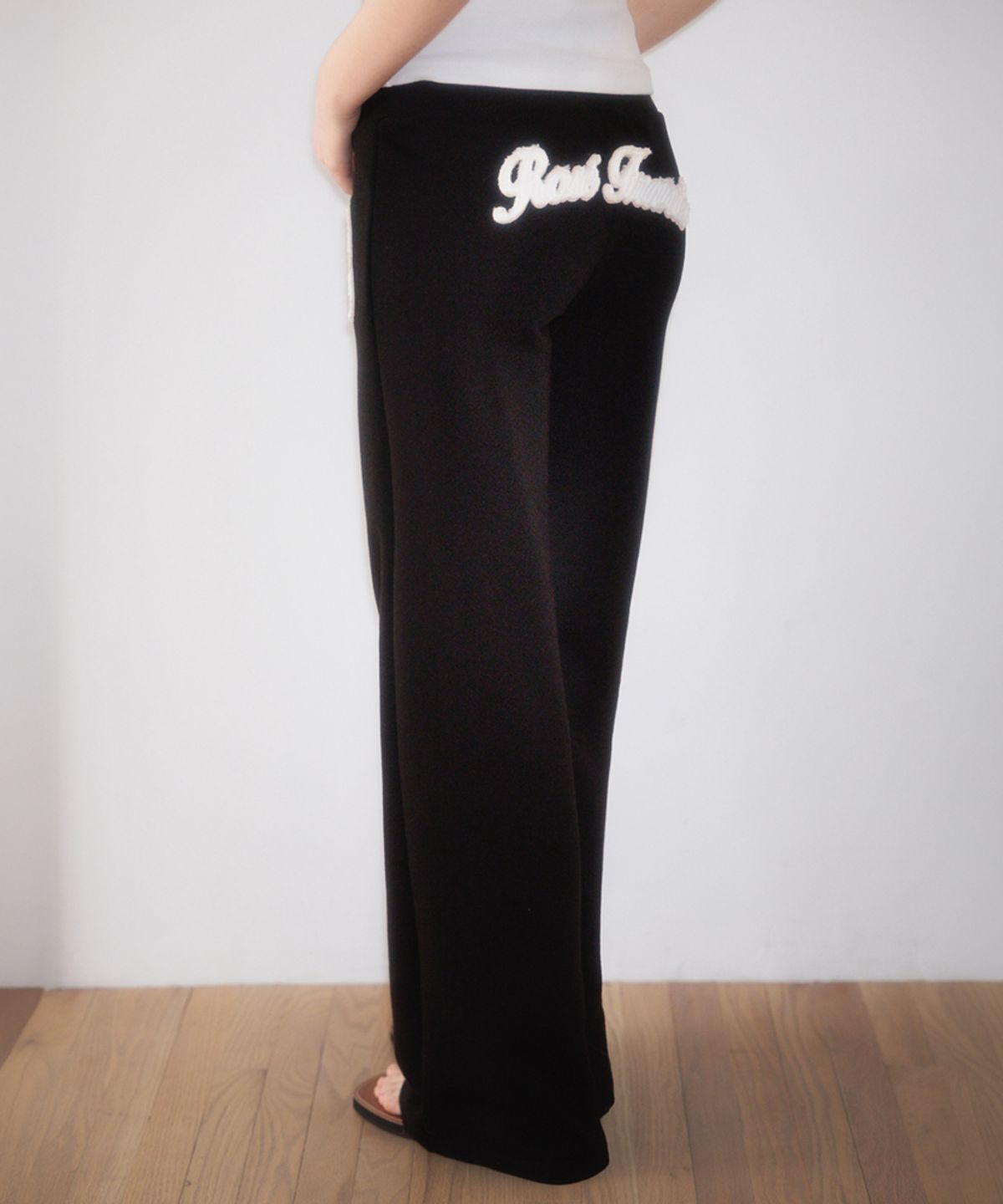 로제프란츠(ROSEFRANTZ) Patchwork Bootcut Sweatpants [Black]
