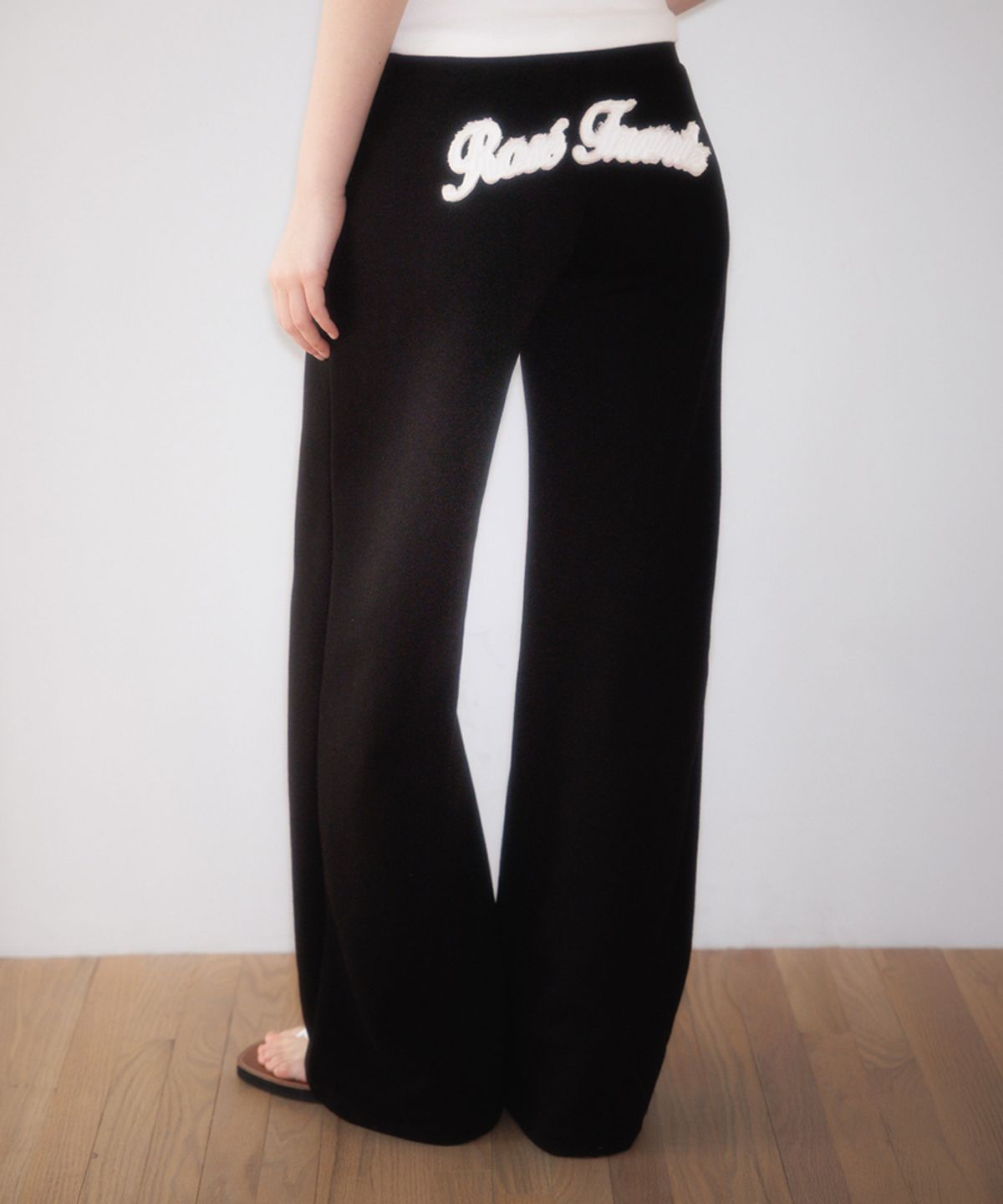 로제프란츠(ROSEFRANTZ) Patchwork Bootcut Sweatpants [Black]