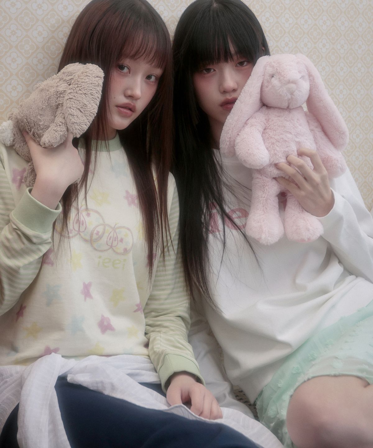 아이이이아이(IEEI) 애플 별 스케치 티셔츠