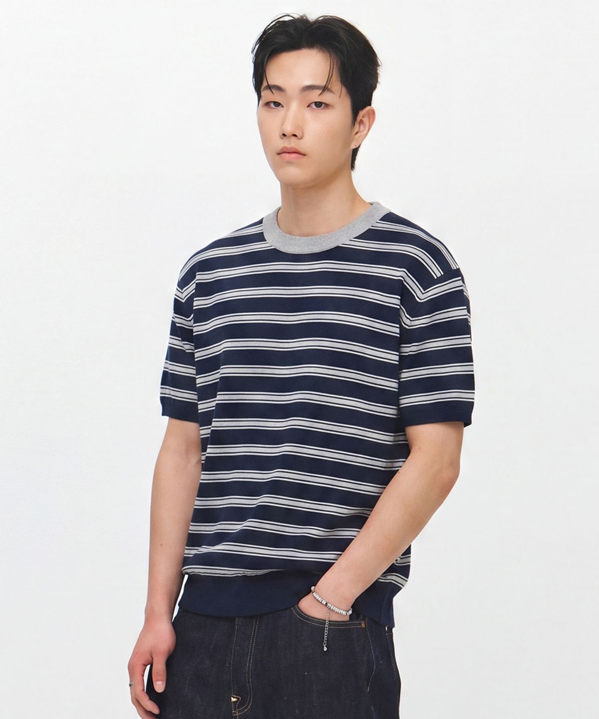 이코르(ECORR) 멀티 스트라이프 링거 크롭 반팔 니트_네이비