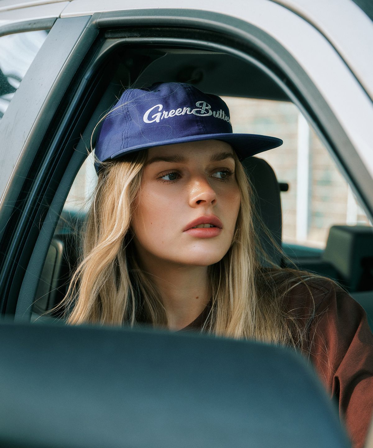 그린버터(GREENBUTTER) Lettering Logo Cap (Navy)