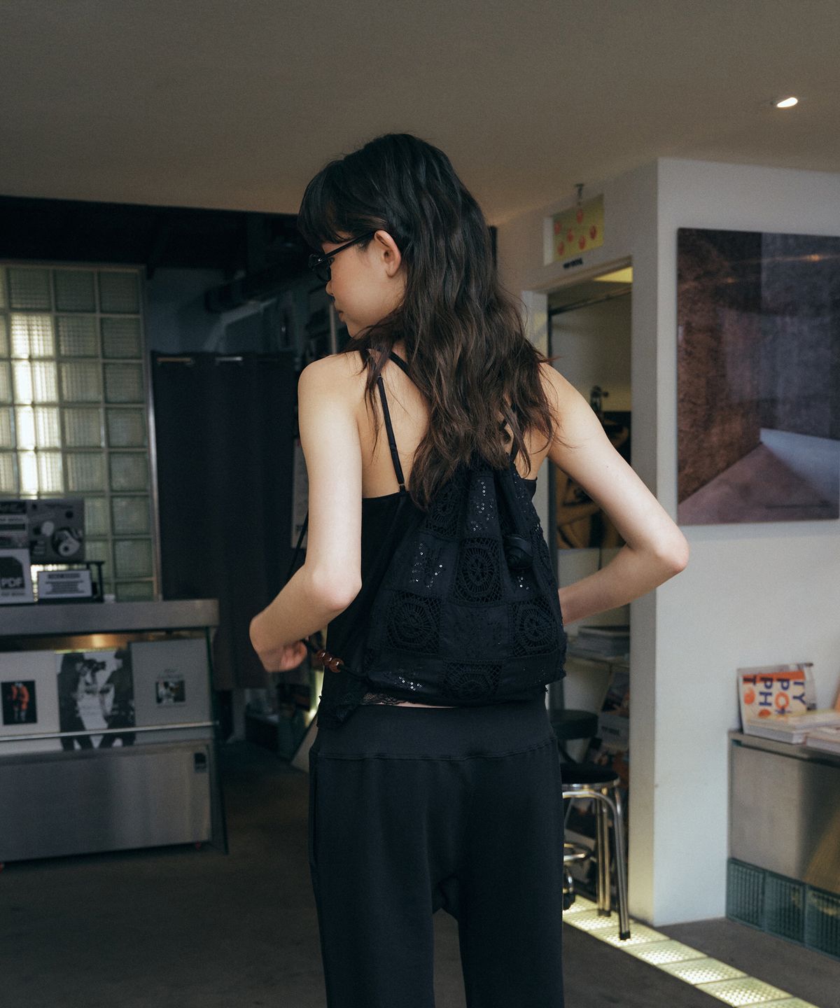 그린버터(GREENBUTTER) Crochet Drawstring Bag (Black)