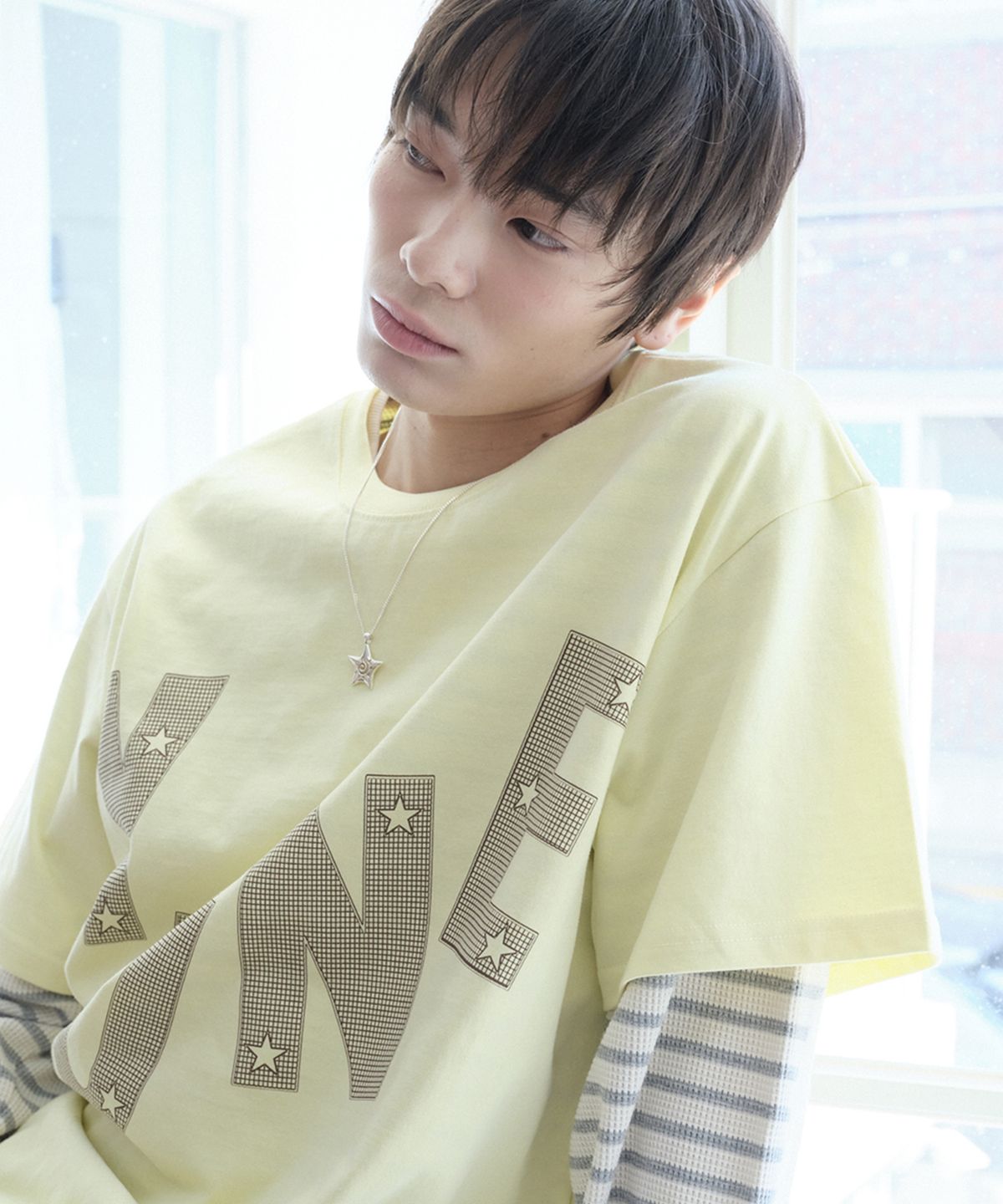 유네(YUNE) Grid Star Logo Tee_[Lemon]