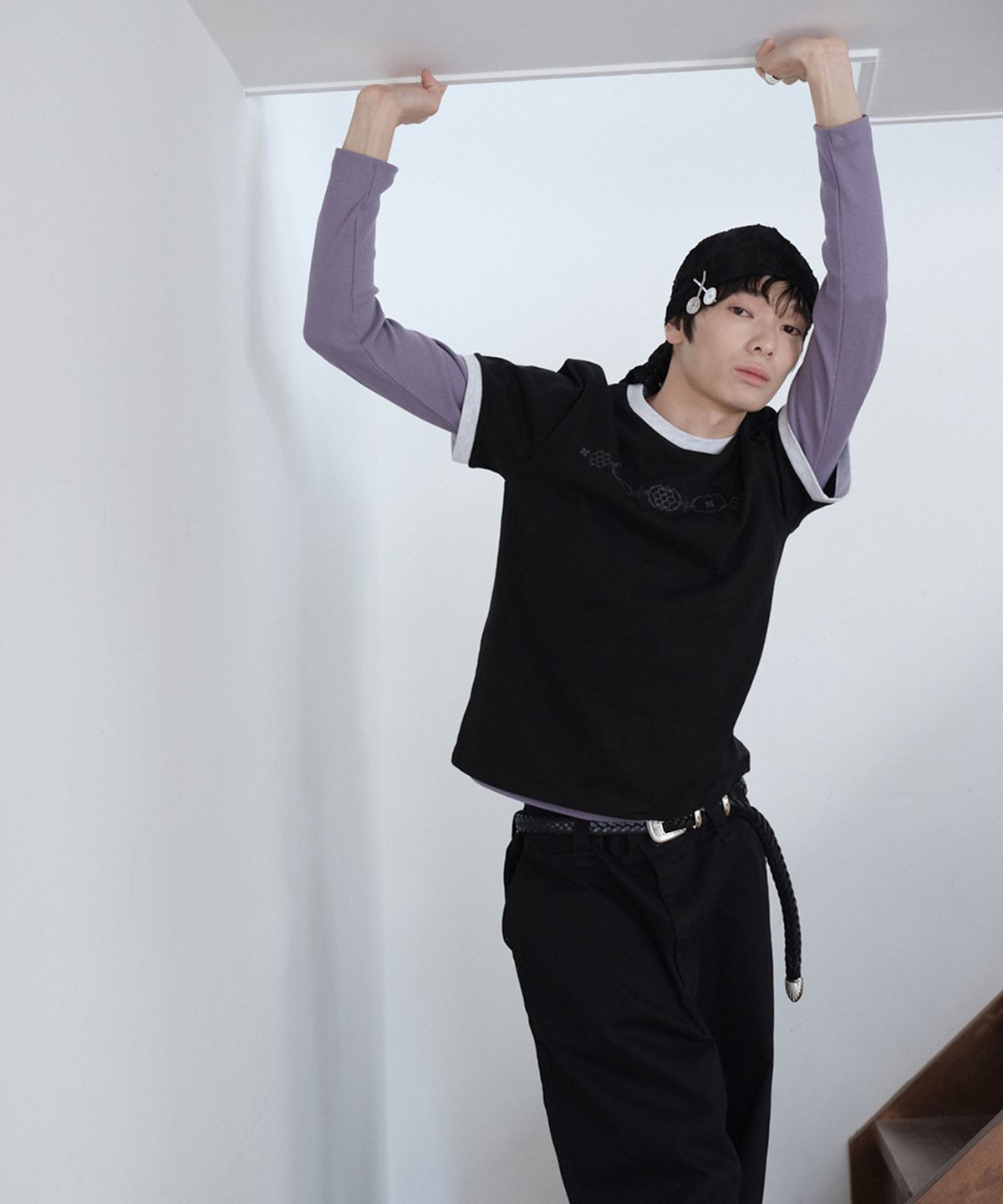유네(YUNE) Lace Stitch Ringer Tee_[Black]