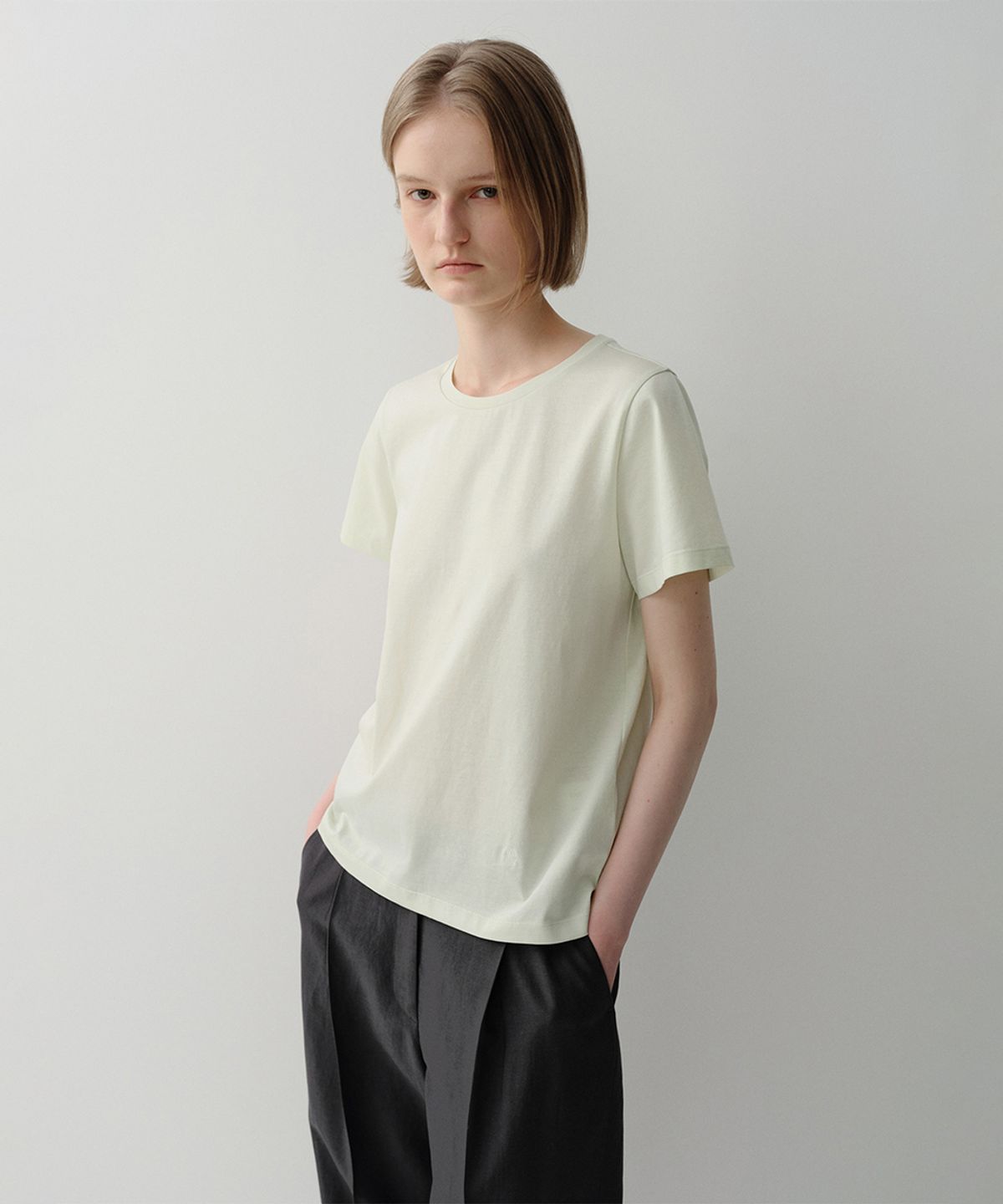 이아(EAAH) SILKET LOGO T-SHIRT (LIME)