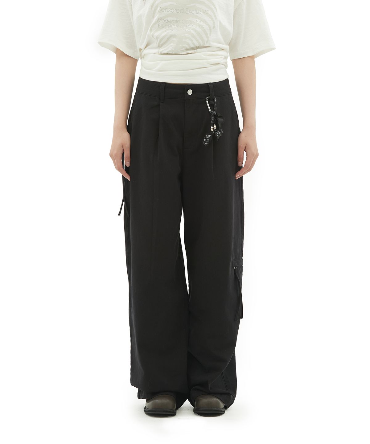 데프가먼츠(DEFGARMENTS) SAGGING ZIPPER POCKET PANTS [2COLOR]