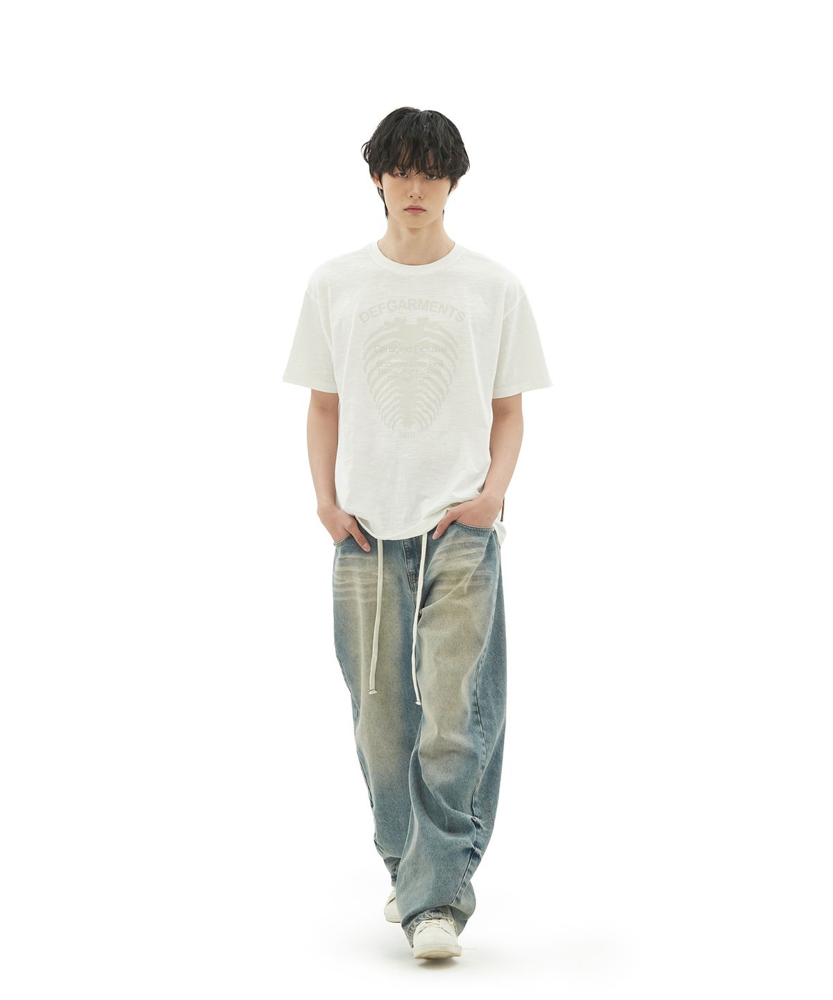 데프가먼츠(DEFGARMENTS) EMBOSSED WASHING CURVED DENIM [DENIM]