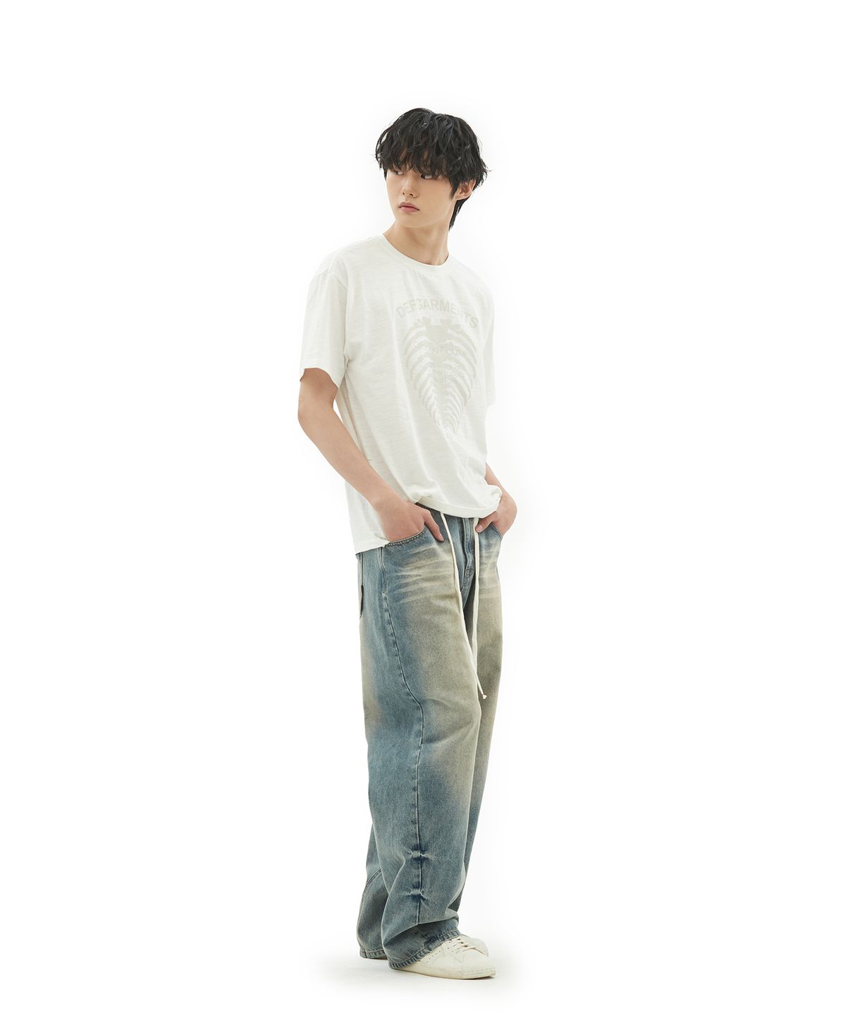 데프가먼츠(DEFGARMENTS) EMBOSSED WASHING CURVED DENIM [DENIM]