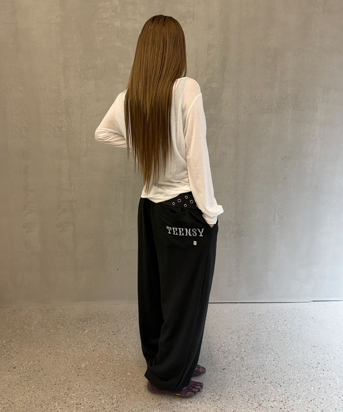 틴시(TEENSY) 블러 플립 롱 슬리브 티 (아이보리)