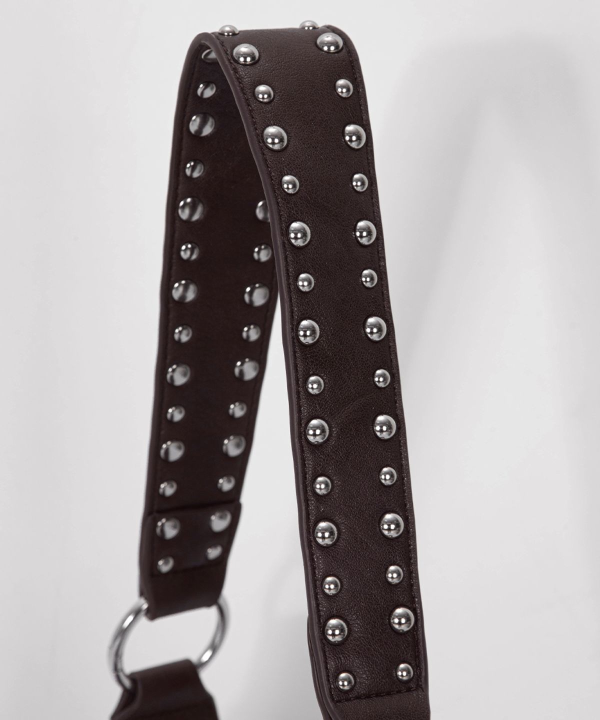 애즈온(ASON) MOTE STUD BAG / BROWN