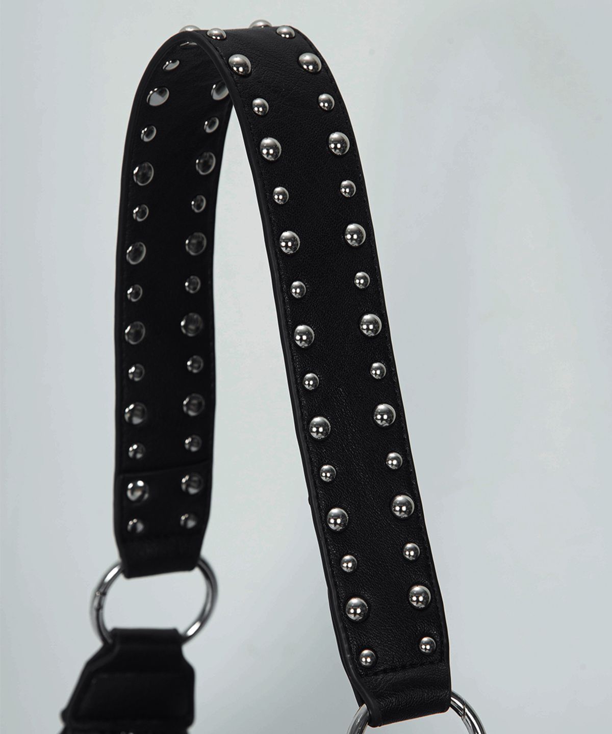 애즈온(ASON) MOTE STUD BAG / BLACK
