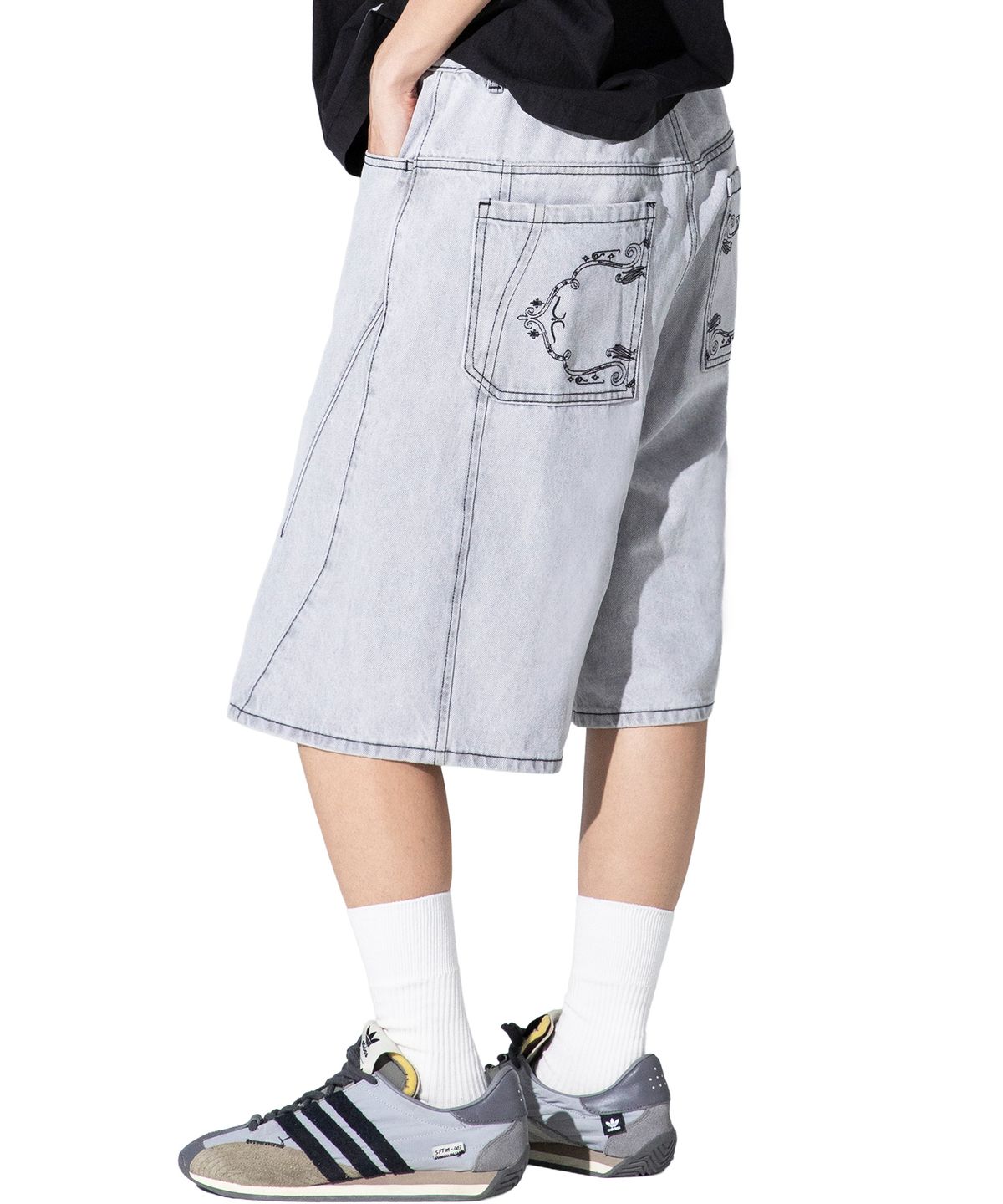 엑스톤즈(XTONZ) XP334 슬릿 버뮤다 데님 팬츠 (LIGHT GRAY)